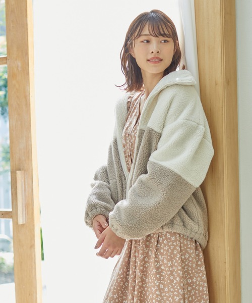 Honeys(ハニーズ)の「配色ボアジャケット(その他アウター・レディース・ブラウン/ベージュ/モカ/ブラウン系その他・M/L)」の9枚目の写真