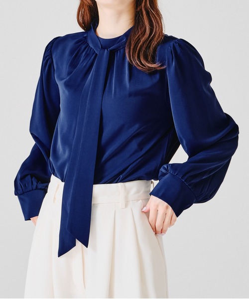 acro（アクロ）の「セミマットボウタイブラウス/AC1190（シャツ/ブラウス・レディース・アイボリー/ピンク/ワイン/グリーン/ブルー/ブラック×ホワイト/ブラック/ベージュ/グレー/オフホワイト/ネイビー・ﾌﾘ-）」の8枚目の写真