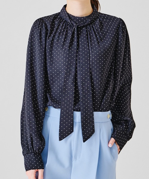 acro（アクロ）の「セミマットボウタイブラウス/AC1190（シャツ/ブラウス・レディース・アイボリー/ピンク/ワイン/グリーン/ブルー/ブラック×ホワイト/ブラック/ベージュ/グレー/オフホワイト/ネイビー・ﾌﾘ-）」の3枚目の写真