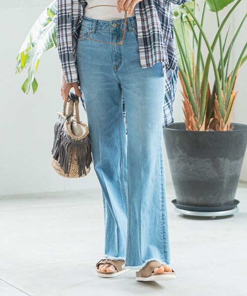 BAYFLOW（ベイフロー）の「【BAYFLOW DENIM】フレアパンツ（デニムパンツ・レディース・ブラック/オフホワイト/ブルー・SMALL/MEDIUM/LARGE）」の3枚目の写真