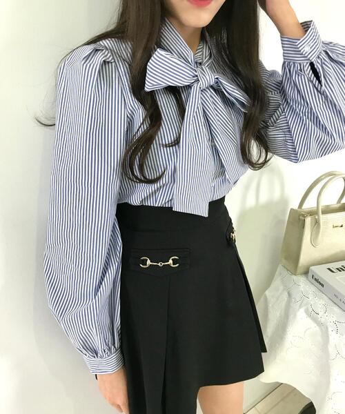 INGNI（イング）の「ボウタイ／ブラウス／A（シャツ/ブラウス・レディース・ブラック/オフホワイト/ブルー系1・M）」の3枚目の写真