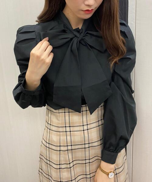 INGNI（イング）の「ボウタイ／ブラウス／A（シャツ/ブラウス・レディース・ブラック/オフホワイト/ブルー系1・M）」の13枚目の写真
