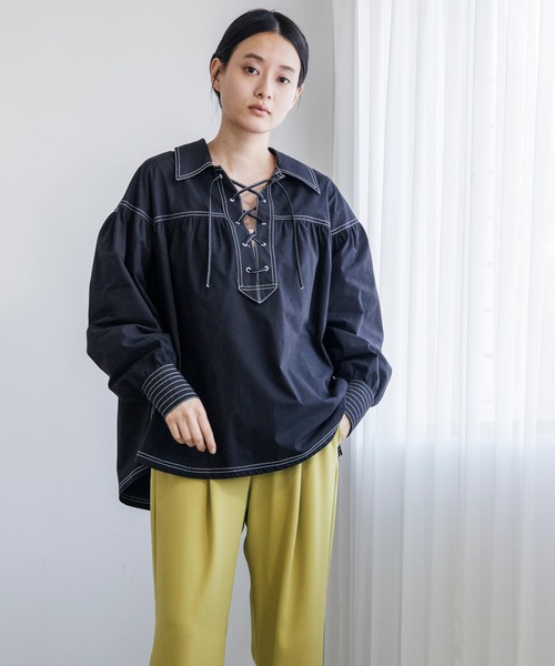 Emma Taylor(エマテイラー)の「レースアップコットンブラウス(シャツ/ブラウス・レディース・ホワイト/ブラック・FREE)」の1枚目の写真