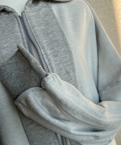 Coo+i(クーイ)の「オーバーサイズラインパーカー(パーカー・レディース・グレー/ブラック・FREE)」の15枚目の写真