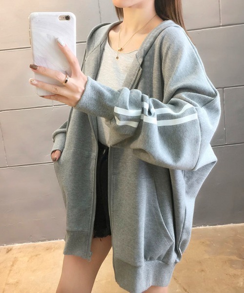 Coo+i(クーイ)の「オーバーサイズラインパーカー(パーカー・レディース・グレー/ブラック・FREE)」の19枚目の写真