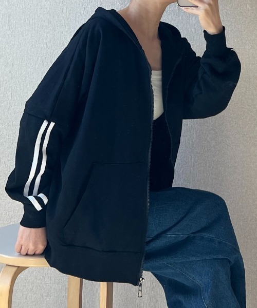 Coo+i(クーイ)の「オーバーサイズラインパーカー(パーカー・レディース・グレー/ブラック・FREE)」の22枚目の写真