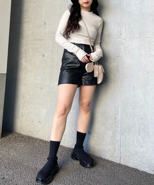 SPIRALGIRL（スパイラルガール）の「プチハイ長袖リブトップス（Tシャツ/カットソー・レディース・ブラック/ベージュ/オフホワイト・FREE）」の5枚目の写真