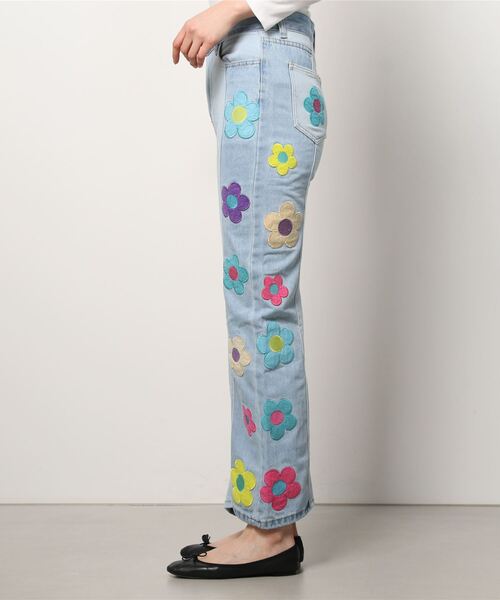 WC(ダブル シー)の「フラワーワッペンデニムパンツ(デニムパンツ・レディース・その他1・FREE)」の3枚目の写真