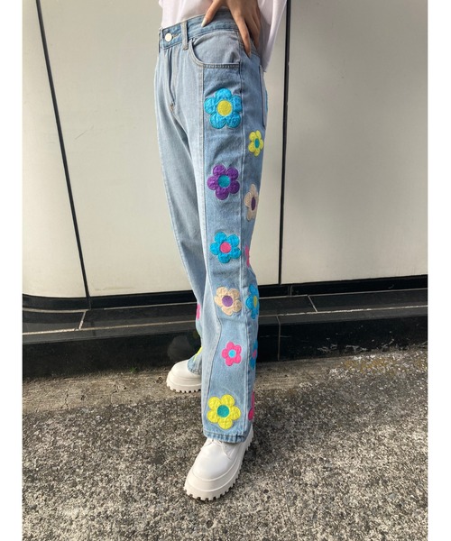 WC(ダブル シー)の「フラワーワッペンデニムパンツ(デニムパンツ・レディース・その他1・FREE)」の5枚目の写真