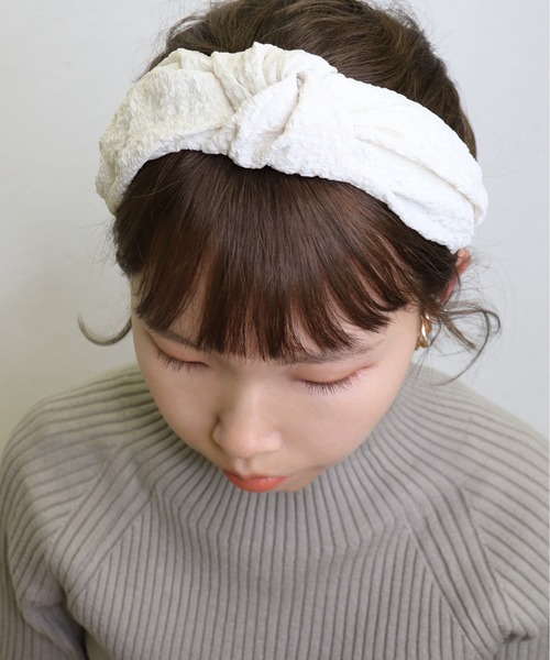 Monocoro toppi(モノコロトッピ)の「リップル 太め カチューシャ(カチューシャ・レディース・アイボリー/ブラック・フリー)」の9枚目の写真