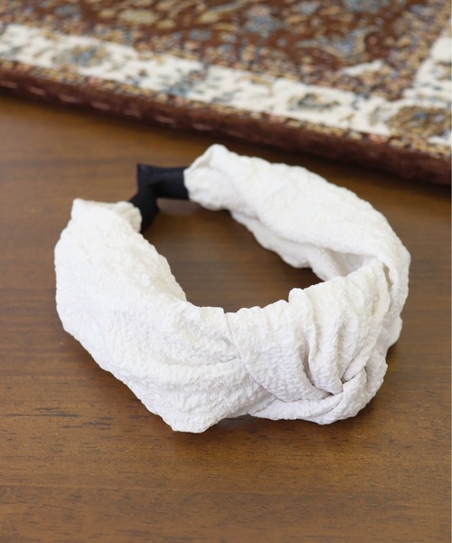 Monocoro toppi(モノコロトッピ)の「リップル 太め カチューシャ(カチューシャ・レディース・アイボリー/ブラック・フリー)」の5枚目の写真