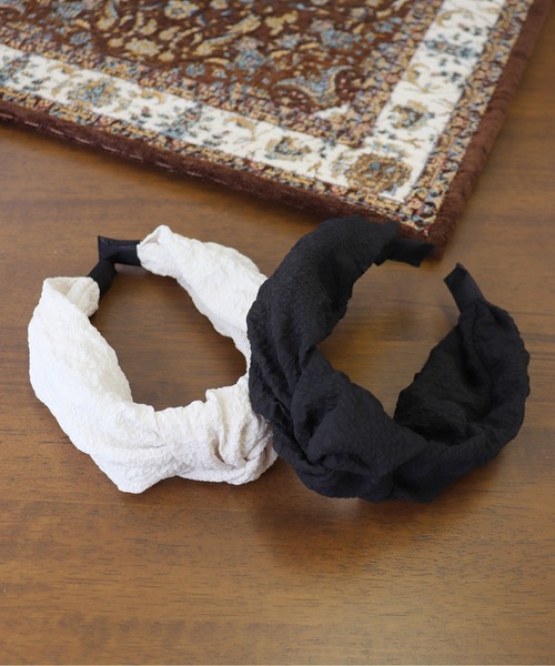 Monocoro toppi(モノコロトッピ)の「リップル 太め カチューシャ(カチューシャ・レディース・アイボリー/ブラック・フリー)」の4枚目の写真