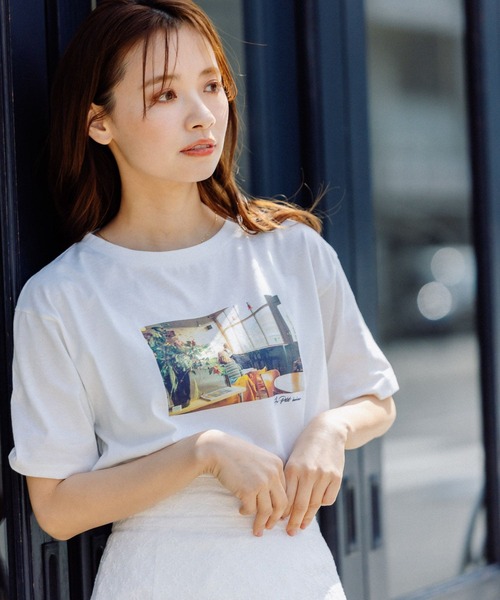 mysty woman（ミスティウーマン）の「コラボフォトプリントレギュラーTシャツ 294683（Tシャツ/カットソー・レディース・ホワイト系2/ホワイト系5/ホワイト系8・FREE）」の10枚目の写真