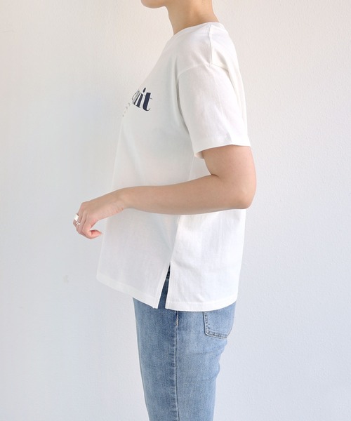 andme（アンドミー）の「コットン天竺フレンチロゴプリントTシャツ（Tシャツ/カットソー・レディース・ホワイト×ネイビー/ホワイト×グリーン/ホワイト×レッド/ホワイト×イエロー/ホワイト×ピンク・M/S）」の9枚目の写真