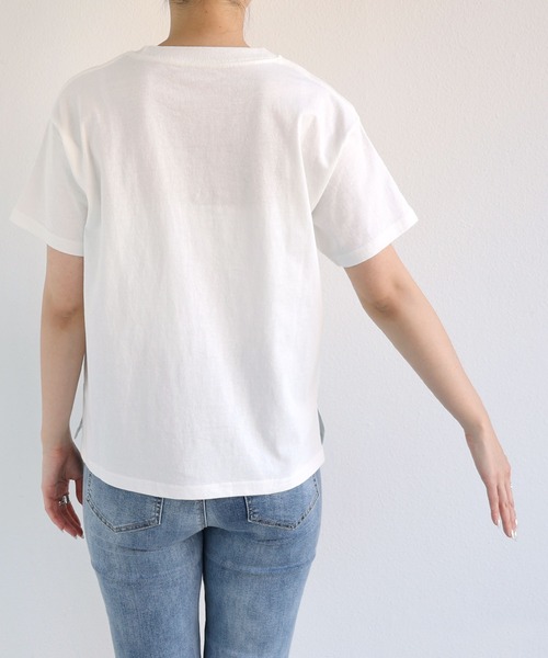 andme（アンドミー）の「コットン天竺フレンチロゴプリントTシャツ（Tシャツ/カットソー・レディース・ホワイト×ネイビー/ホワイト×グリーン/ホワイト×レッド/ホワイト×イエロー/ホワイト×ピンク・M/S）」の10枚目の写真