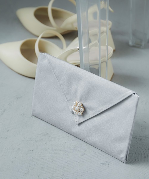 niana（ニアナ）の「シャンタンハンカチーフ袱紗（ハンカチ/ハンドタオル・レディース・ベージュ/シルバー/ブラック・FREE）」の3枚目の写真