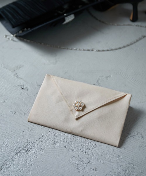 niana（ニアナ）の「シャンタンハンカチーフ袱紗（ハンカチ/ハンドタオル・レディース・ベージュ/シルバー/ブラック・FREE）」の5枚目の写真