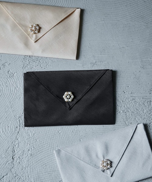 niana（ニアナ）の「シャンタンハンカチーフ袱紗（ハンカチ/ハンドタオル・レディース・ベージュ/シルバー/ブラック・FREE）」の6枚目の写真