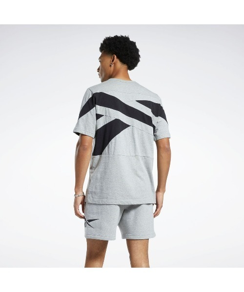 Reebok(リーボック)の「クラシックス ブランド プラウド Tシャツ / Classics Brand Proud Tee(Tシャツ/カットソー・メンズ・イエロー/ブラック/グレー/ブラック×ホワイト/ネイビー/マルーン・LARGE/SMALL/X-LARGE/MEDIUM/X-SMALL/XX-LARGE/XXX-LARGE/J/M/J/O/J/S/J/L)」の22枚目の写真