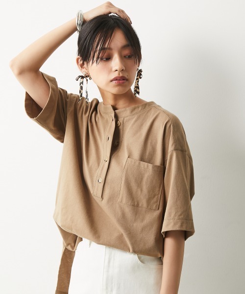 CHIC STYLE（シックスタイル）の「＜大きいサイズ＞綿100％ヘンリーネックカットソートップス シックスタイル（Tシャツ/カットソー・レディース・ベージュ/ブラウン・8/3/4/5/7/2/6）」の5枚目の写真
