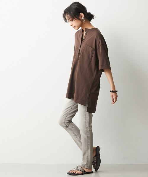 CHIC STYLE（シックスタイル）の「＜大きいサイズ＞綿100％ヘンリーネックカットソートップス シックスタイル（Tシャツ/カットソー・レディース・ベージュ/ブラウン・8/3/4/5/7/2/6）」の15枚目の写真