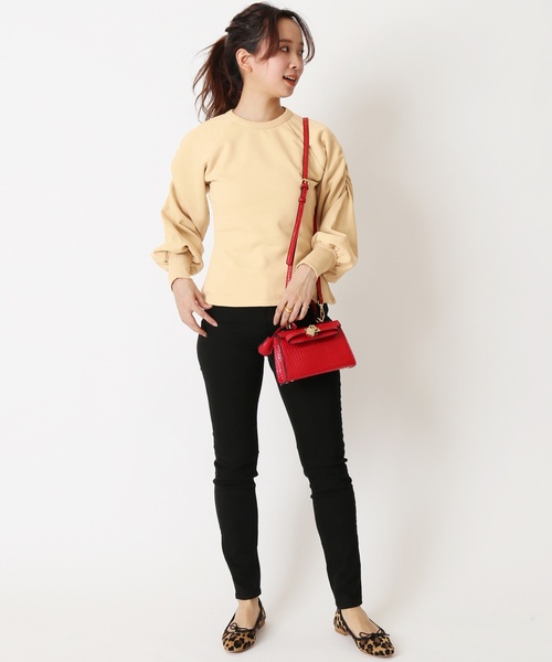 U by SPICK&SPAN(ユーバイスピックアンドスパン)の「ショルダーギャザースウェット◆(Tシャツ/カットソー・レディース・チャコールグレー/ベージュ・FREE)」の4枚目の写真