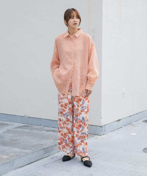 KBF(ケイビーエフ)の「フラワープリントイージーパンツ(その他パンツ・レディース・ホワイト系その他/ブラック系その他/ブルー系その他・ONE)」の8枚目の写真