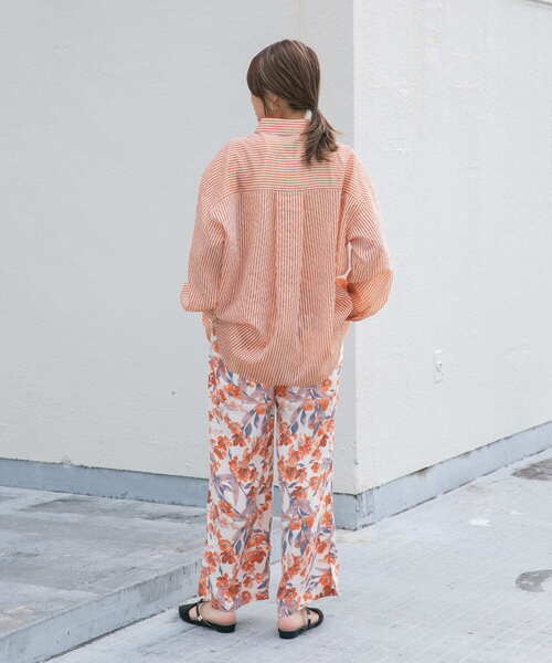 KBF(ケイビーエフ)の「フラワープリントイージーパンツ(その他パンツ・レディース・ホワイト系その他/ブラック系その他/ブルー系その他・ONE)」の13枚目の写真