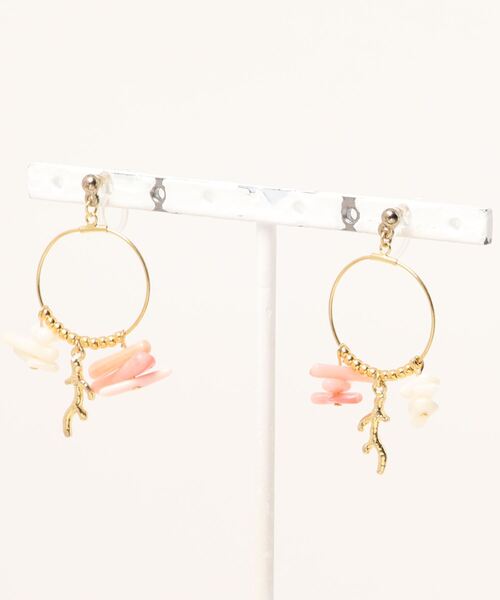 tone(トーン)の「【nocca】coral hoop earring(イヤリング・レディース・ホワイト×ピンク・FREE)」の1枚目の写真