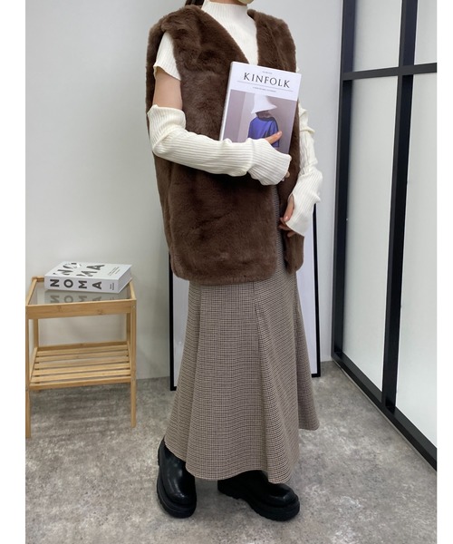 INGNI（イング）の「エコファーベスト（ベスト・レディース・ブラウン/ブラック/アイボリー・M）」の16枚目の写真