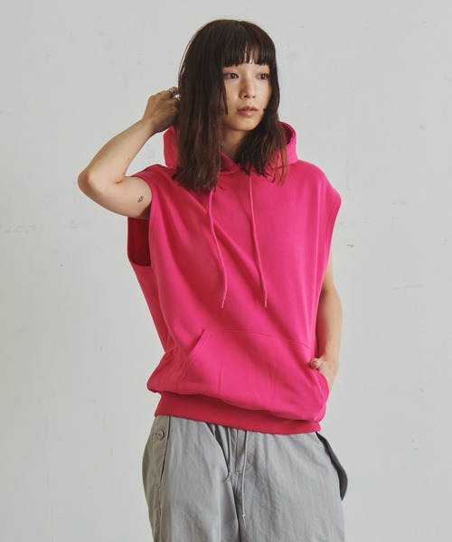 FRUIT OF THE LOOM × 浅井なつみ（フルーツオブザルームアサイナツミ）の「FTL×浅井なつみ HOODIE VEST / コラボ / ノースリーブ / パーカー / トップス / ユニセックス（ベスト・レディース・ブラック/ピンク/グリーン・M/L）」の6枚目の写真