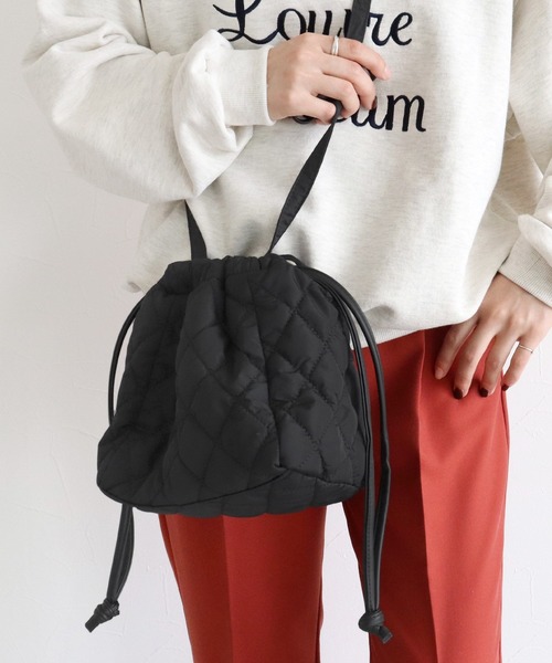 reca(レカ)の「キルティング巾着バッグ(ショルダーバッグ・レディース・ブラック/オフホワイト・ONESIZE)」の9枚目の写真