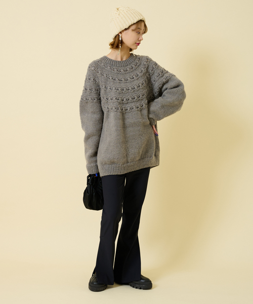 U by SPICK&SPAN SELECT（ユーバイスピックアンドスパンセレクト）の「【NEPAL HAND KNIT/ネパールハンドニット】別注FLOWERアミ プルオーバー（ニット/セーター・レディース・チャコールグレー/ピンク・FREE）」の7枚目の写真