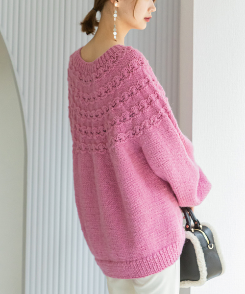 U by SPICK&SPAN SELECT（ユーバイスピックアンドスパンセレクト）の「【NEPAL HAND KNIT/ネパールハンドニット】別注FLOWERアミ プルオーバー（ニット/セーター・レディース・チャコールグレー/ピンク・FREE）」の11枚目の写真