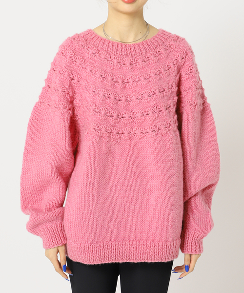 U by SPICK&SPAN SELECT（ユーバイスピックアンドスパンセレクト）の「【NEPAL HAND KNIT/ネパールハンドニット】別注FLOWERアミ プルオーバー（ニット/セーター・レディース・チャコールグレー/ピンク・FREE）」の22枚目の写真