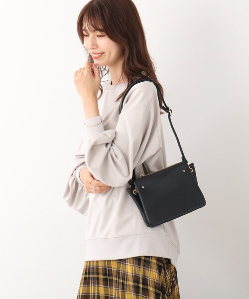 SHOO・LA・RUE（シューラルー）の「◆3層ポケットミニショルダーバッグ（ショルダーバッグ・レディース・ブラック/ベージュ/グリーン・00）」の7枚目の写真