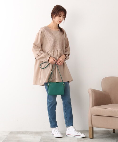 SHOO・LA・RUE（シューラルー）の「◆3層ポケットミニショルダーバッグ（ショルダーバッグ・レディース・ブラック/ベージュ/グリーン・00）」の5枚目の写真