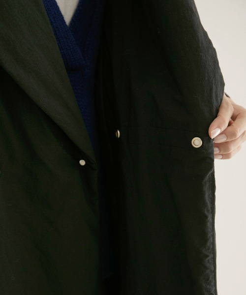 SALON adam et rope'(サロン アダム エ ロペ)の「【撥水加工・軽量】中綿チェスターコート(チェスターコート・レディース・ブラック/オフホワイト・FREE)」の15枚目の写真