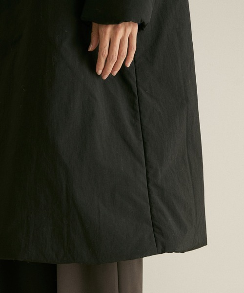 SALON adam et rope'(サロン アダム エ ロペ)の「【撥水加工・軽量】中綿チェスターコート(チェスターコート・レディース・ブラック/オフホワイト・FREE)」の18枚目の写真