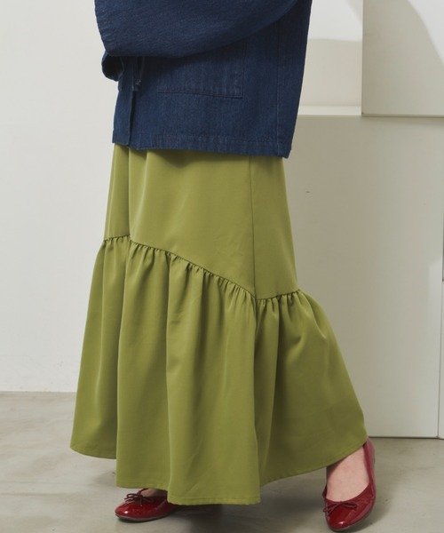 MERLOT（メルロー）の「ラウンドヘムティアード切り替えスカート（スカート・レディース・ブラック/グレイッシュベージュ/グリーン・FREE）」の7枚目の写真