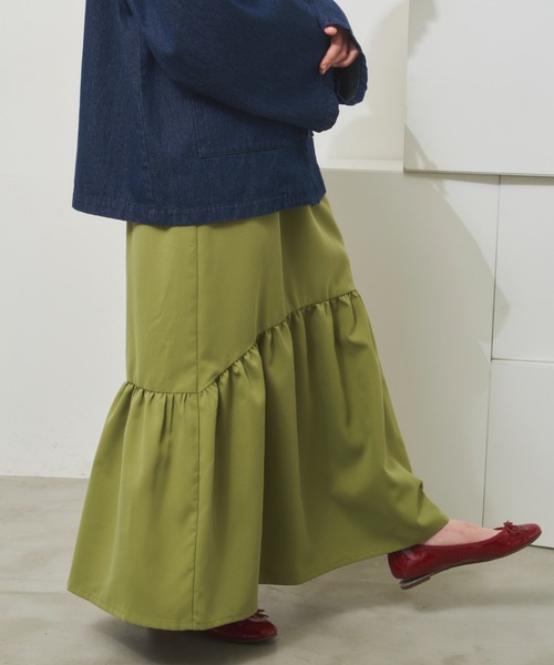 MERLOT（メルロー）の「ラウンドヘムティアード切り替えスカート（スカート・レディース・ブラック/グレイッシュベージュ/グリーン・FREE）」の8枚目の写真
