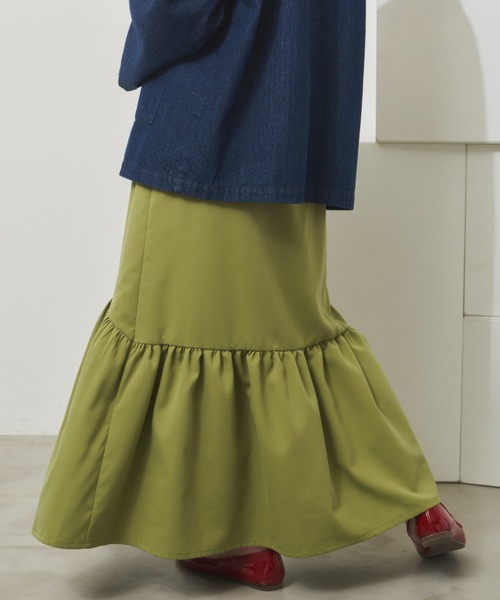 MERLOT（メルロー）の「ラウンドヘムティアード切り替えスカート（スカート・レディース・ブラック/グレイッシュベージュ/グリーン・FREE）」の10枚目の写真