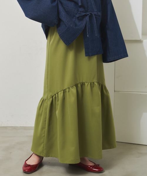 MERLOT（メルロー）の「ラウンドヘムティアード切り替えスカート（スカート・レディース・ブラック/グレイッシュベージュ/グリーン・FREE）」の9枚目の写真