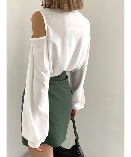 EMODA（エモダ）の「ショルダーカットルーズトップス（Tシャツ/カットソー・レディース・グリーン/アイボリー/ブラック/その他・FREE）」の2枚目の写真