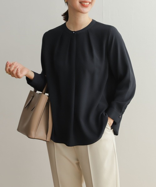 URBAN RESEARCH DOORS(アーバンリサーチドアーズ)の「フロントアシメタックブラウス(シャツ/ブラウス・レディース・ライトグレー/ネイビー・MEDIUM)」の13枚目の写真