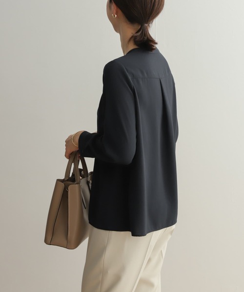 URBAN RESEARCH DOORS(アーバンリサーチドアーズ)の「フロントアシメタックブラウス(シャツ/ブラウス・レディース・ライトグレー/ネイビー・MEDIUM)」の14枚目の写真