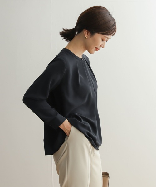 新品未使用　フロントアシメデザインブラウス　HER. 完売品 新品未使用 フロントアシメデザインブラウス HER. 完売品