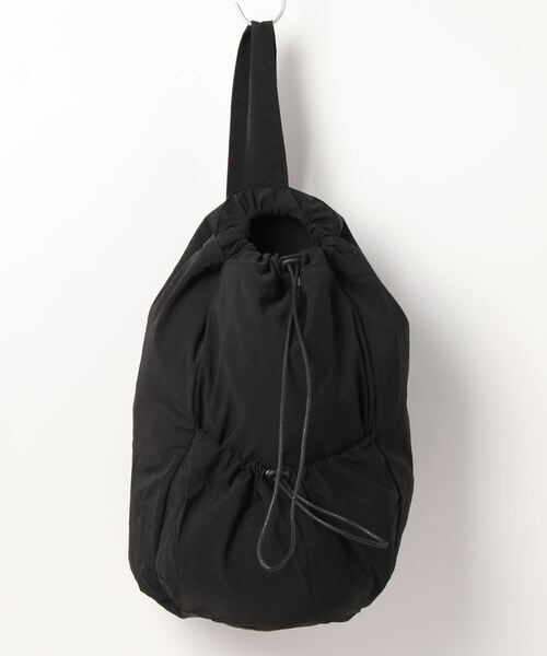 nemne store（ネンネストア）の「【nemne】ナイロンアシメワンショルダーリュック（ショルダーバッグ・レディース・アイボリー/ブラック・フリー）」の16枚目の写真