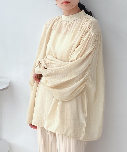 AS KNOW AS plus(アズノゥアズプラス)の「○シアーボリューム ギャザーチュニック(チュニック・レディース・アッシュブラウン/オフホワイト/ライトイエロー/ライトブルー・FREE)」の4枚目の写真