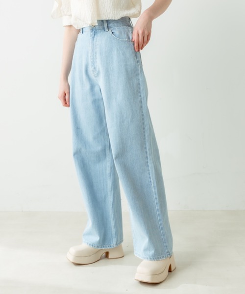 OLIVE des OLIVE(オリーブデオリーブ)の「脚長ワイドデニムパンツ(デニムパンツ・レディース・ブルー/サックスブルー・FREE)」の2枚目の写真